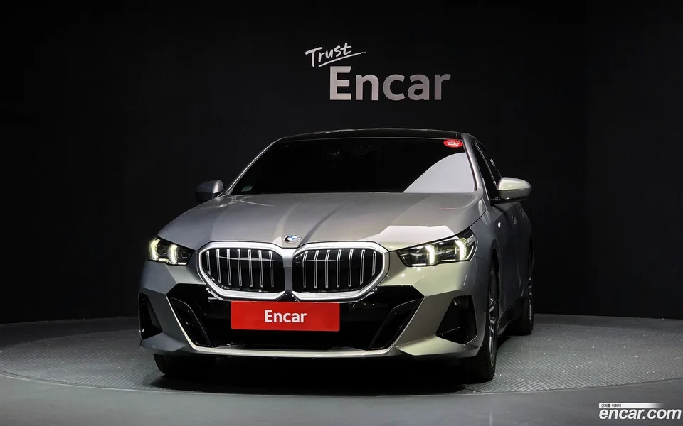 BMW 5 Series 520i M 2025 — миниатюра 3