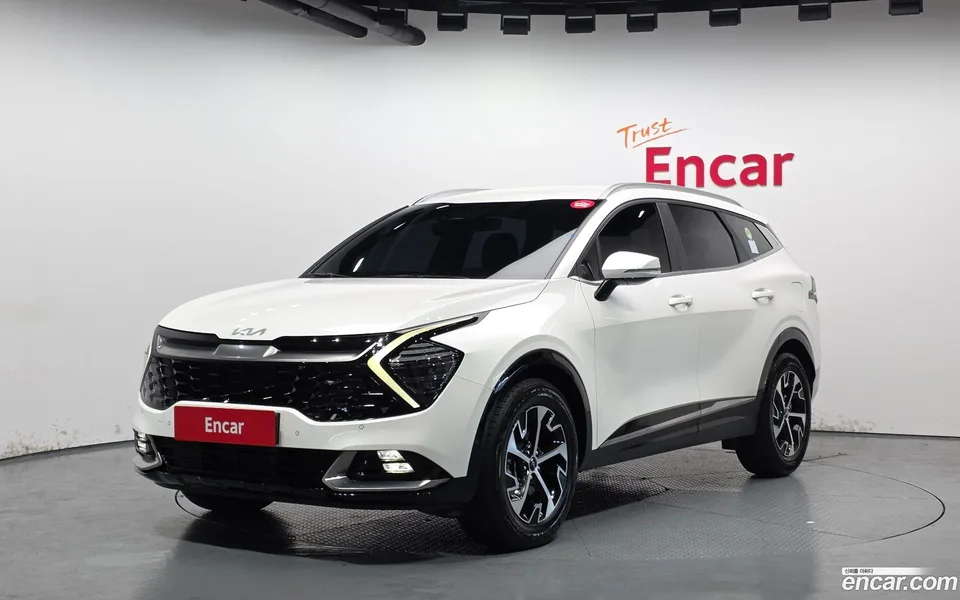 Kia Sportage Hybrid 2WD 2022 — фото 1, купить с доставкой в Москву