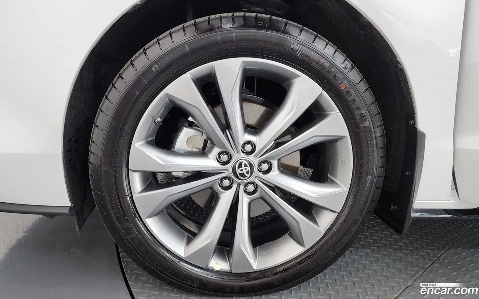 Toyota Sienna 2.5 2WD 2025 — миниатюра 5
