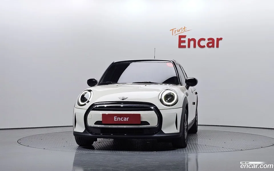 MINI Cooper 5 2022 — миниатюра 3