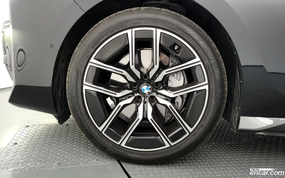 BMW 7 Series 740i xDrive M 2025 — миниатюра 2