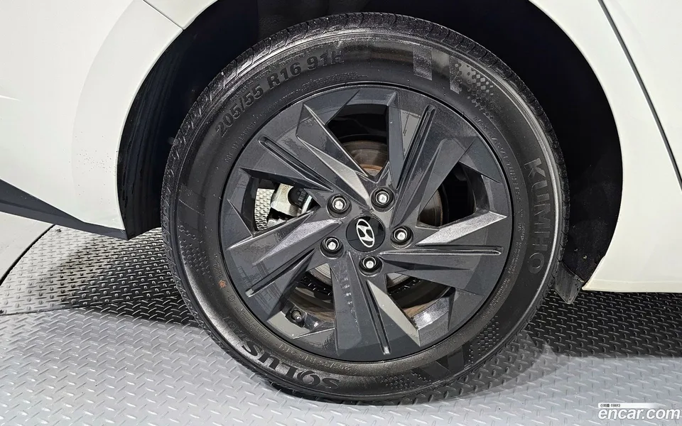 Hyundai Avante 1.6 2023 — миниатюра 2