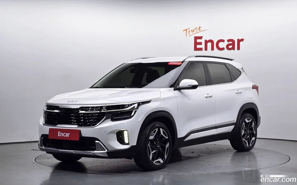 Kia Seltos 1.6 2WD 2024 — фото 1, купить с доставкой в Москву