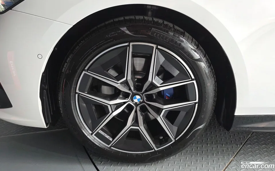 BMW 5 Series 520i M 2025 — миниатюра 5