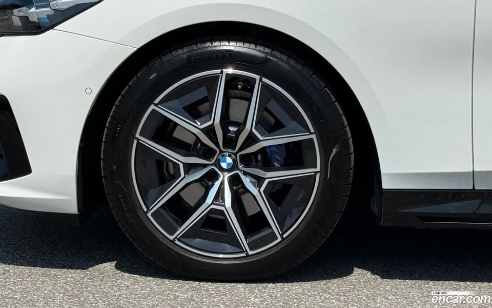 BMW 5 Series 520i M 2025 — миниатюра 2