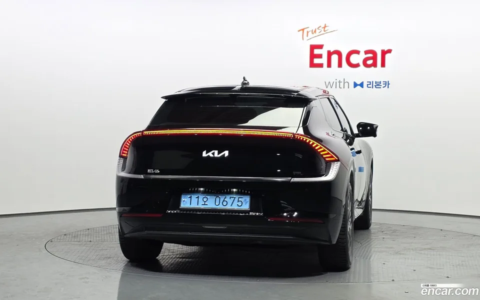 Kia EV6 2023 — миниатюра 4