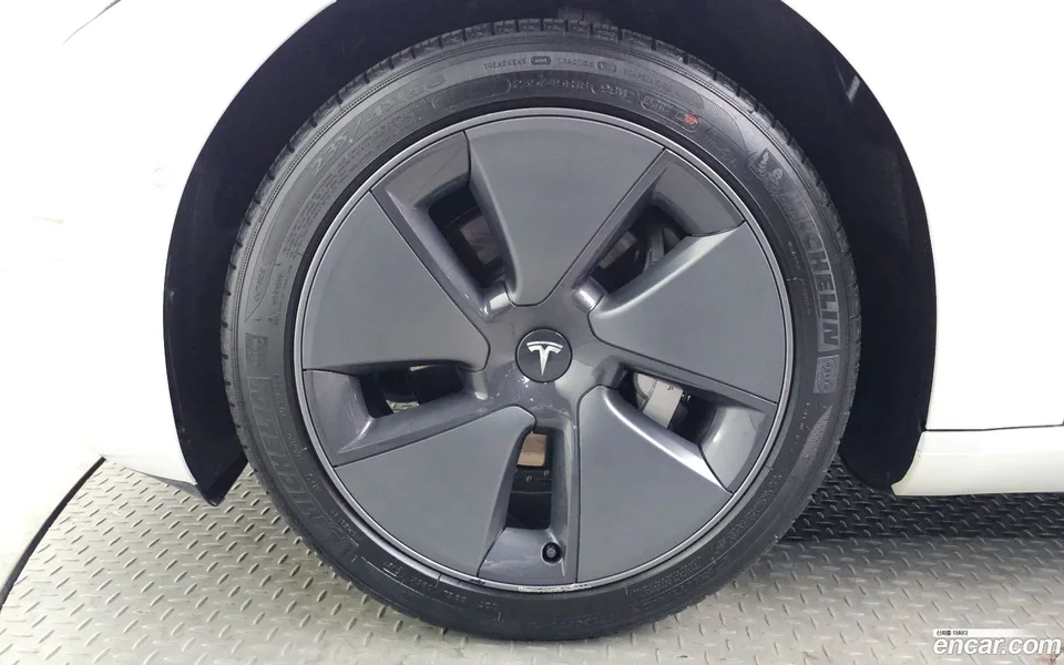 Tesla Model 3 RWD 2022 — миниатюра 2