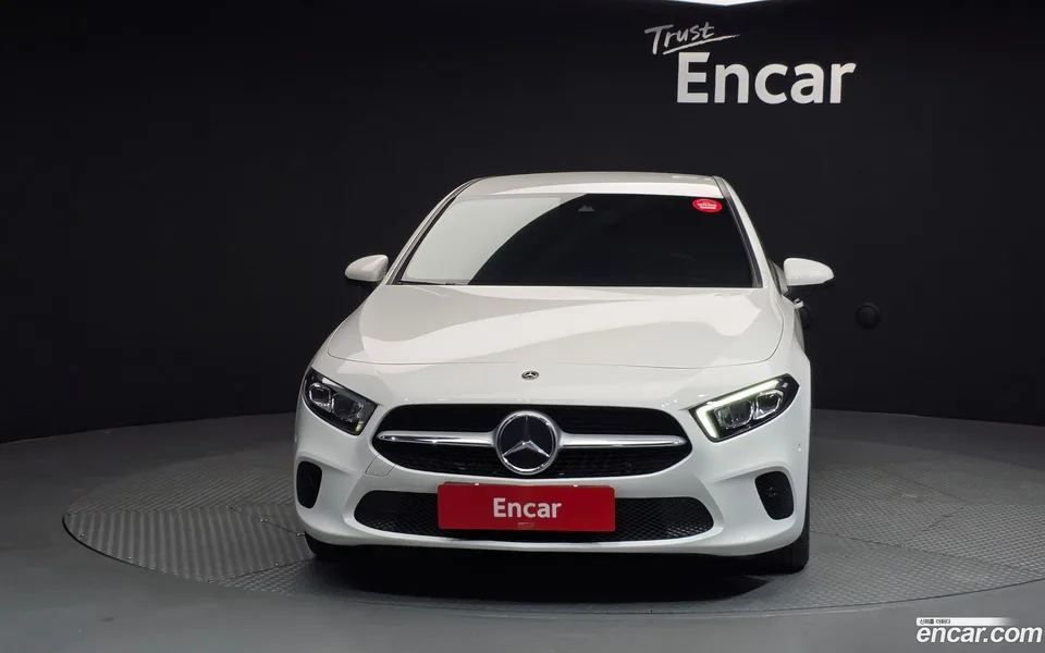 Mercedes-Benz A-Class A220 2022 — миниатюра 3