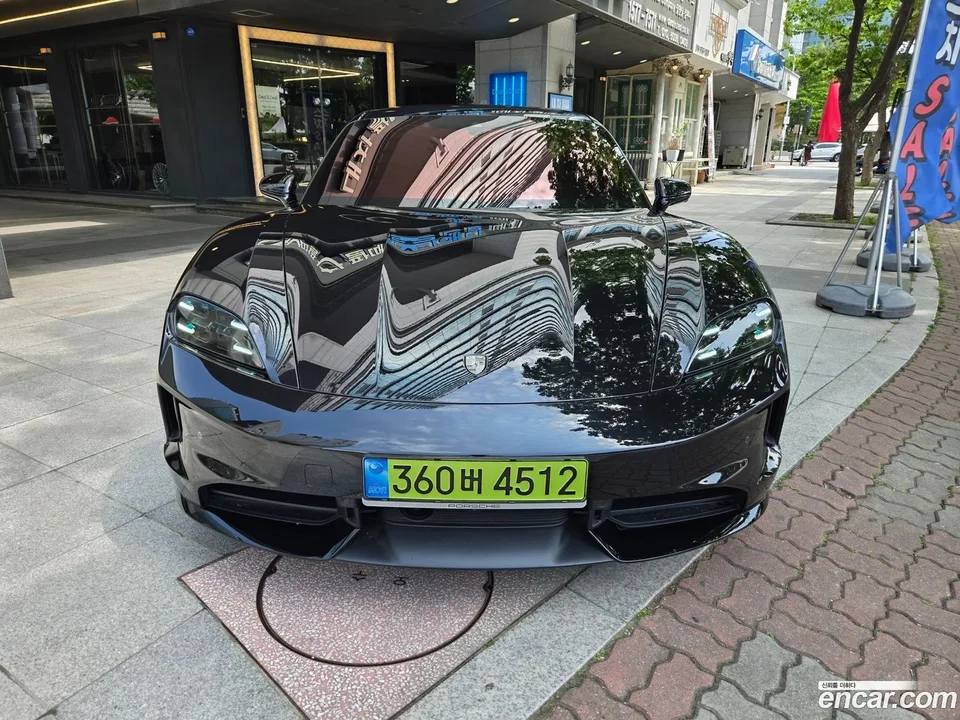 Porsche Taycan GTS 2025 — миниатюра 3