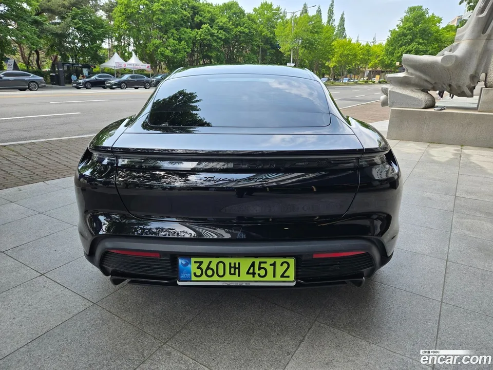 Porsche Taycan GTS 2025 — миниатюра 4