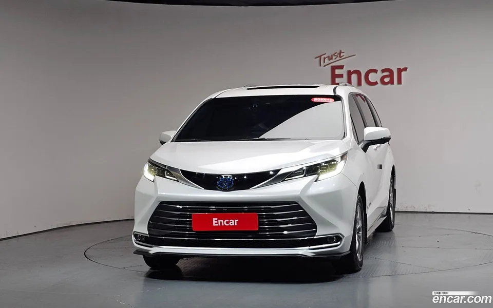 Toyota Sienna 2.5 AWD 2025 — миниатюра 3