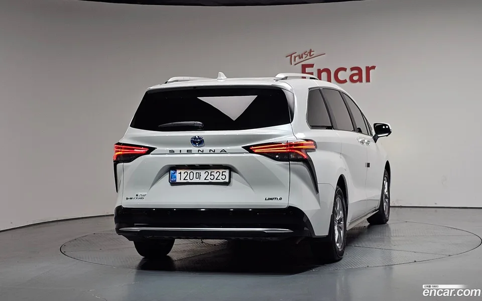 Toyota Sienna 2.5 AWD 2025 — миниатюра 4