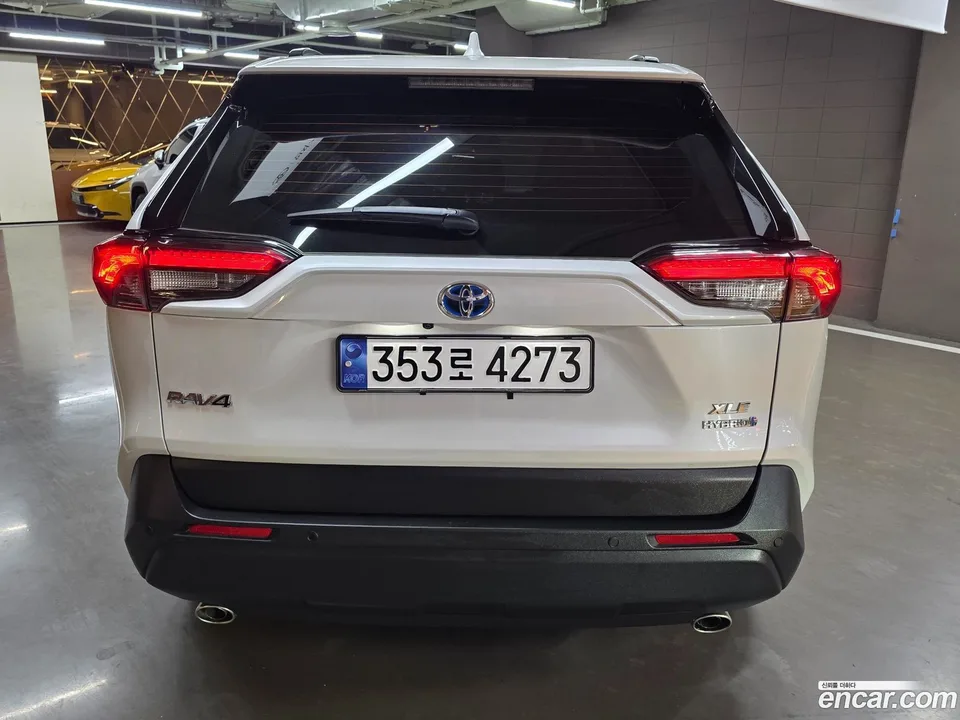 Toyota RAV4 2.5 2WD XLE 2024 — миниатюра 4