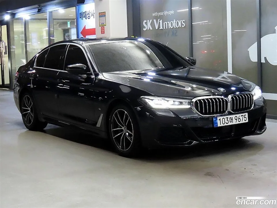 BMW 5 Series 520i M 2022 — фото 1, купить с доставкой в Москву