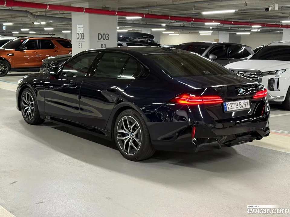BMW 5 Series 523d M 2024 — миниатюра 4
