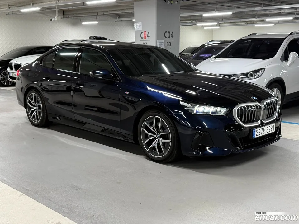 BMW 5 Series 523d M 2024 — миниатюра 5