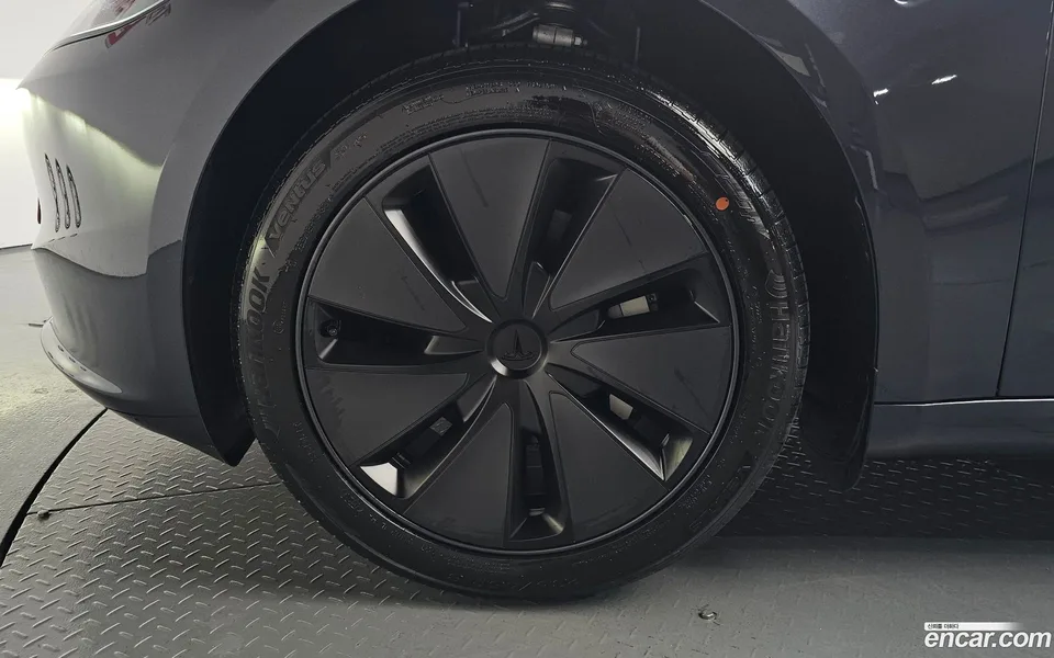 Tesla Model 3 RWD 2026 — миниатюра 5
