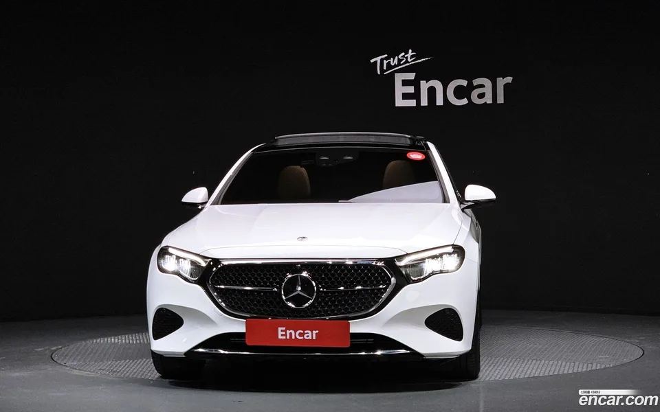 Mercedes-Benz E-Class E200 2025 — миниатюра 3