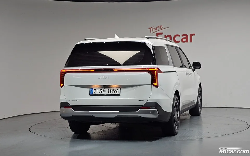 Kia Carnival HEV 9 2024 — миниатюра 4