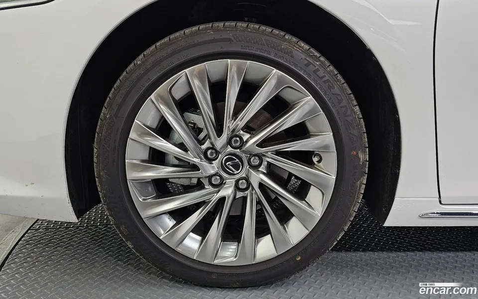 Lexus ES 300h 2026 — миниатюра 2