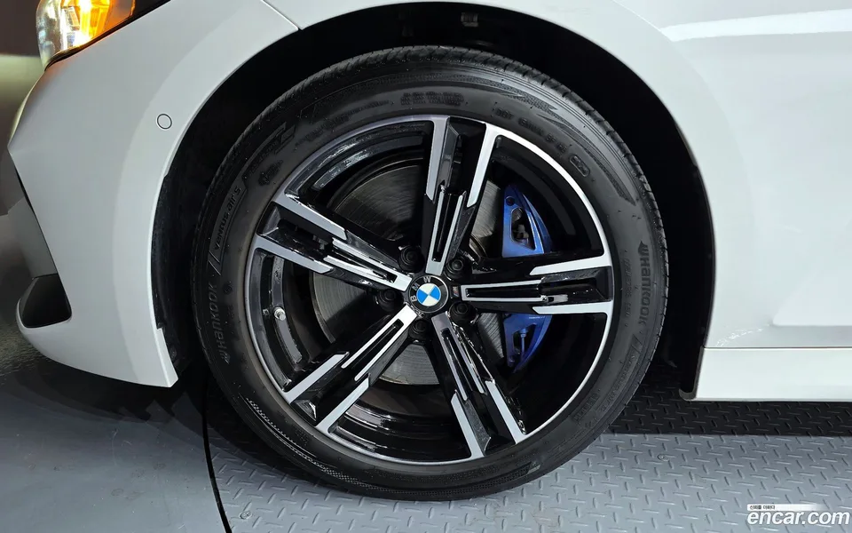 BMW 3 Series 320i M 2024 — миниатюра 5