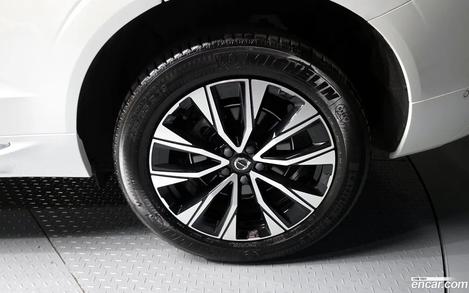 Volvo XC60 B5 2023 — миниатюра 2