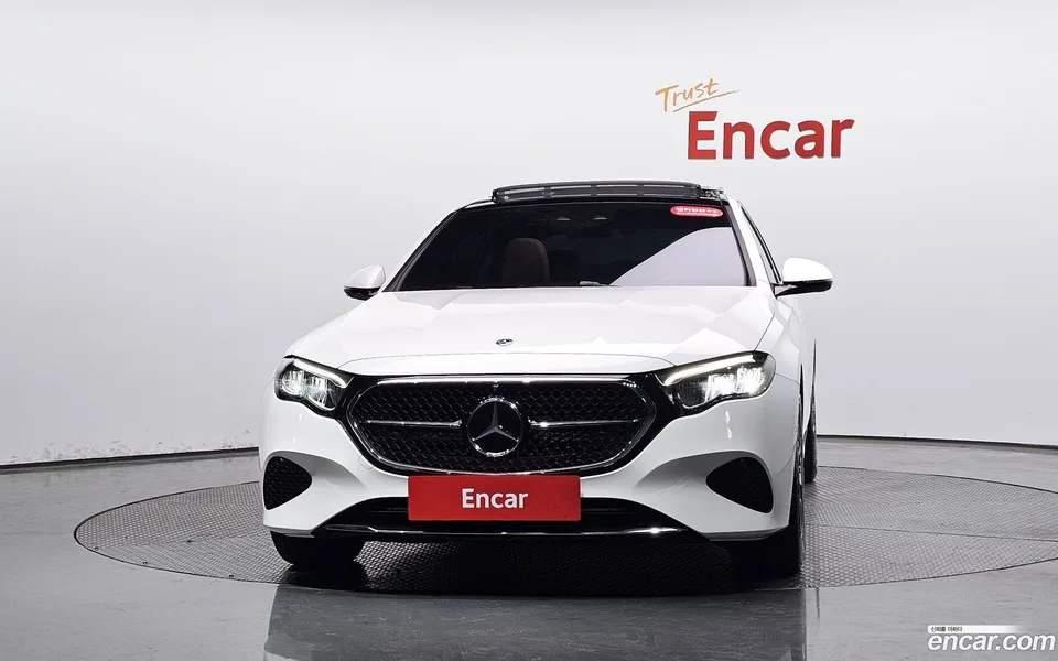 Mercedes-Benz E-Class E200 2025 — миниатюра 3