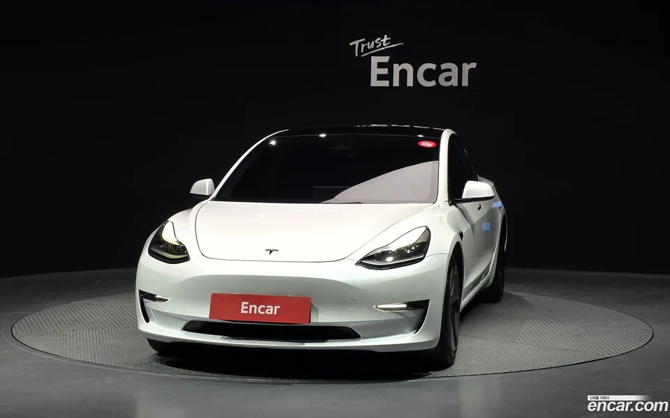 Tesla Model 3 AWD 2022 — миниатюра 3
