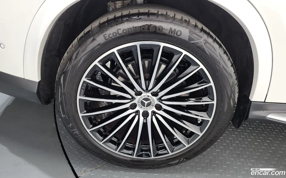 Mercedes-Benz GLC-Class GLC300 4MATIC 2025 — миниатюра 2