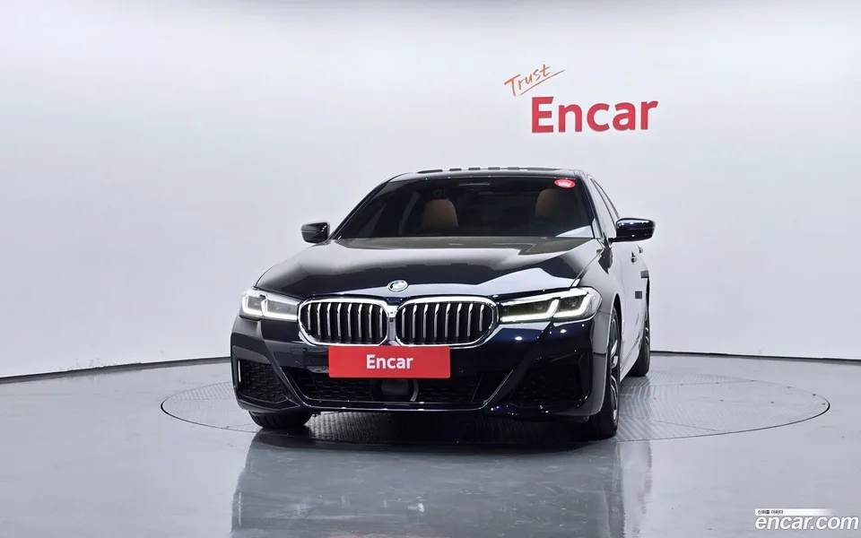 BMW 5 Series 520i M 2023 — миниатюра 3