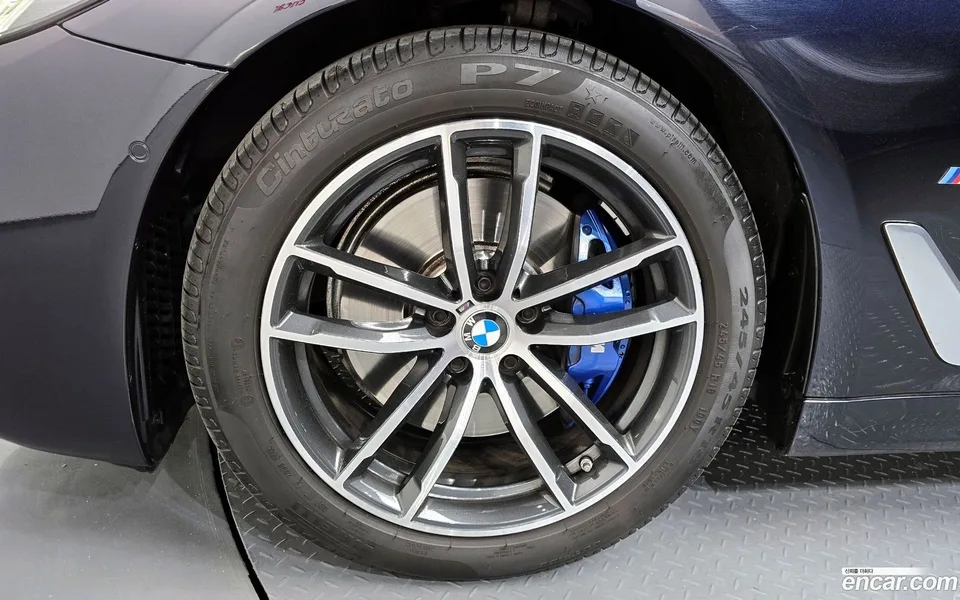 BMW 5 Series 520i M 2023 — миниатюра 5