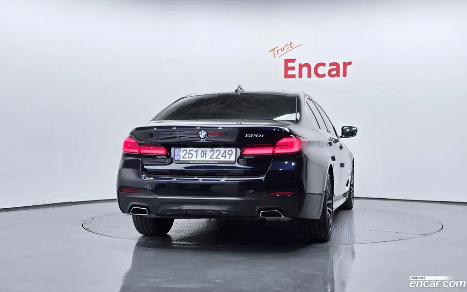 BMW 5 Series 520i M 2023 — миниатюра 4