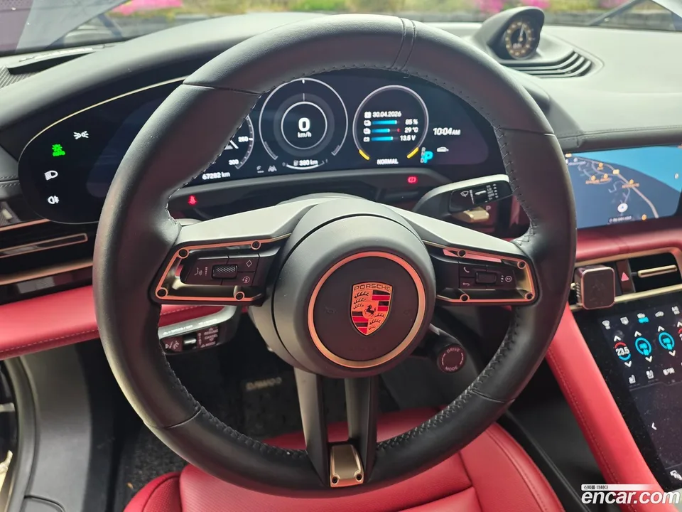 Porsche Taycan 2023 — миниатюра 4