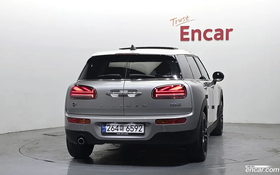 MINI Cooper Clubman 2023 — миниатюра 4