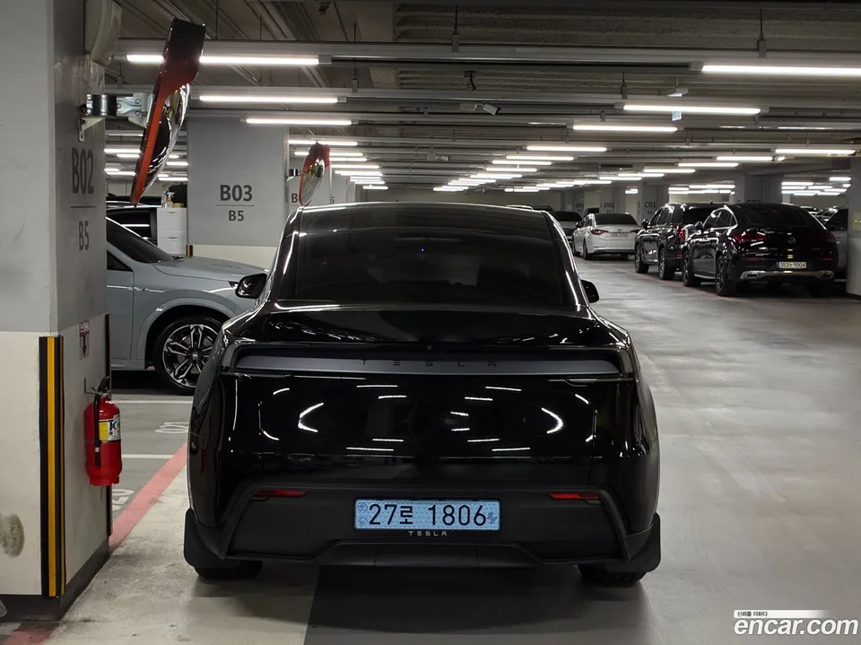 Tesla Model Y RWD 2026 — миниатюра 2