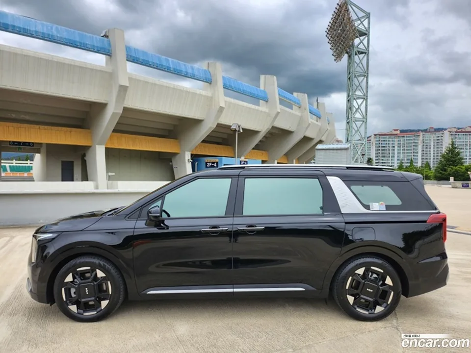 Kia Carnival 7 2024 — миниатюра 2
