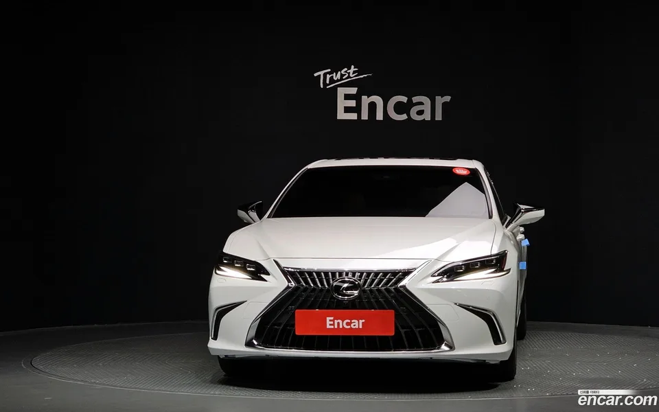 Lexus ES 300h 2024 — миниатюра 3