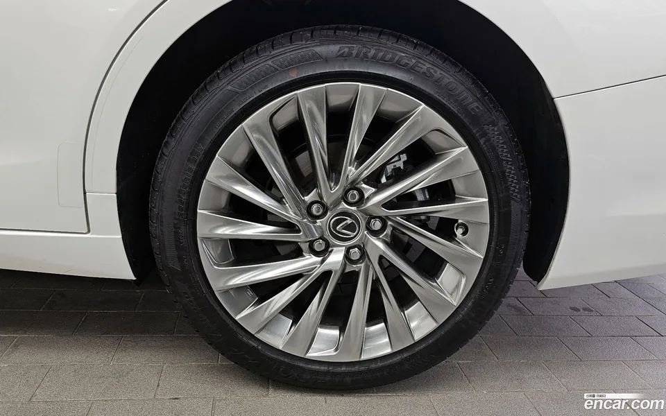 Lexus ES 300h 2024 — миниатюра 5
