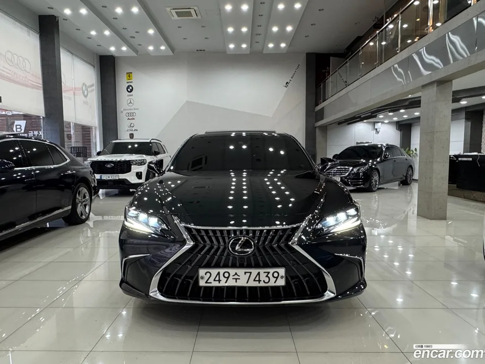 Lexus ES 300h 2024 — миниатюра 3