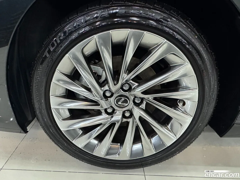 Lexus ES 300h 2024 — миниатюра 5