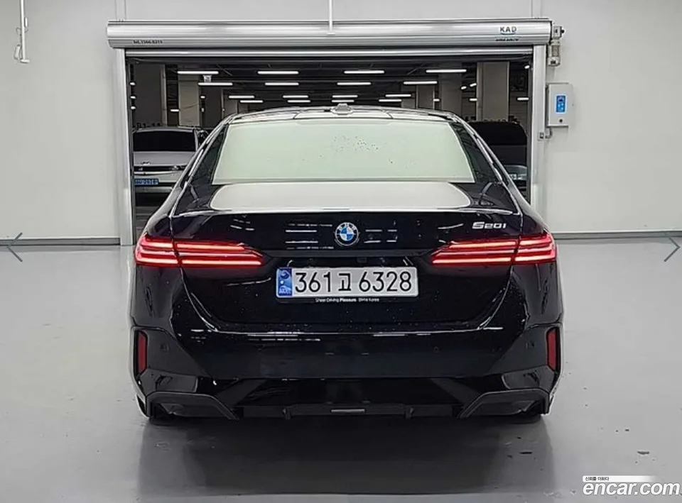 BMW 5 Series 520i M 2024 — миниатюра 3