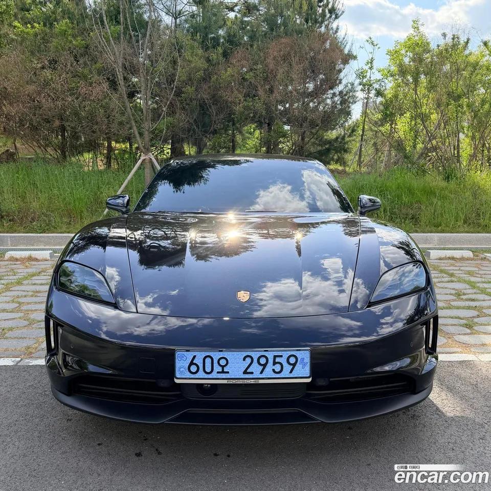 Porsche Taycan 4S 2025 — миниатюра 3