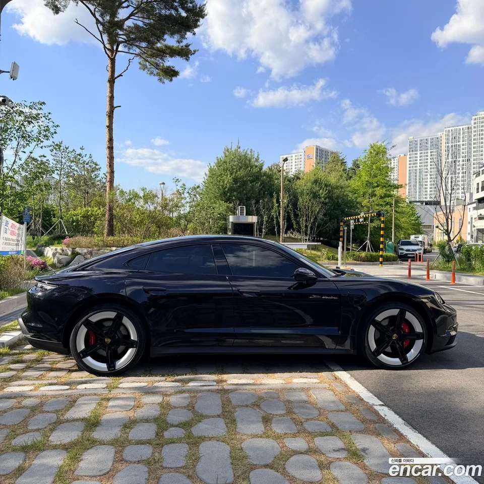 Porsche Taycan 4S 2025 — миниатюра 5