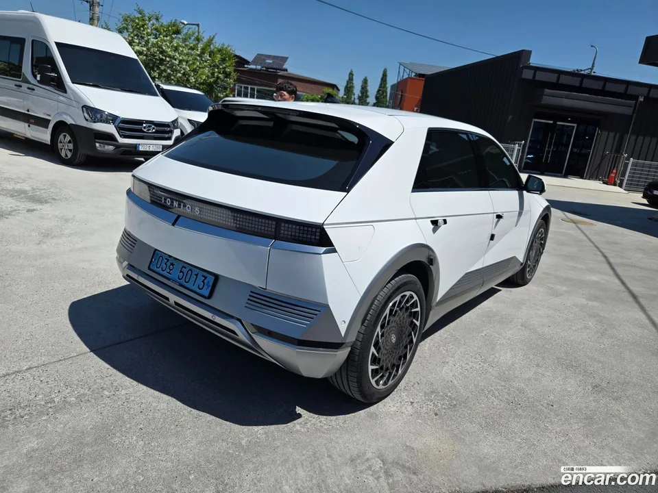 Hyundai Ioniq 5 2023 — миниатюра 5