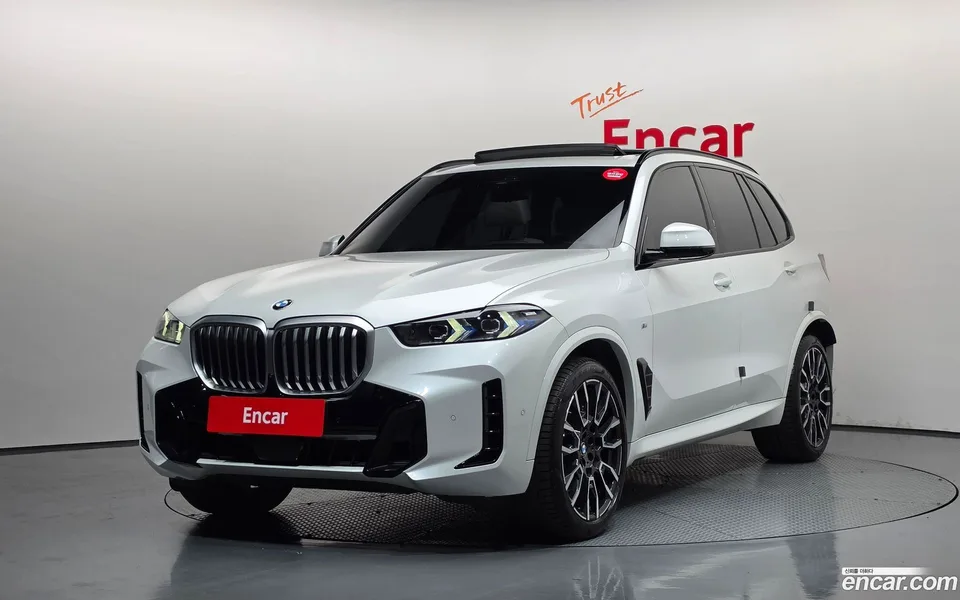 BMW X5 xDrive 30d M 2025 — фото 1, купить с доставкой в Москву