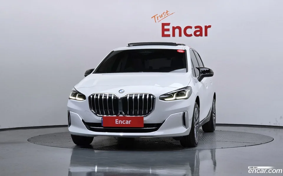 BMW 2 Series Active Tourer 220i 2025 — миниатюра 3