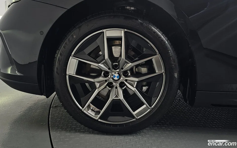 BMW 5 Series 520i 2025 — миниатюра 2