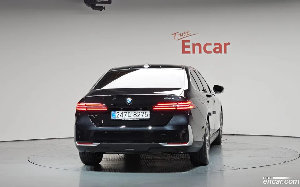 BMW 5 Series 520i 2025 — миниатюра 4