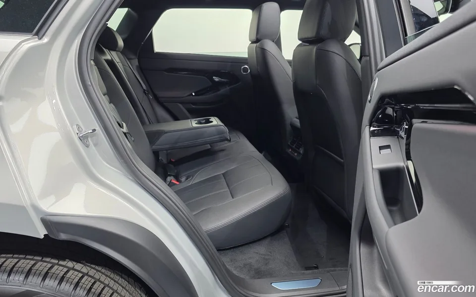 Land Rover Range Rover Evoque P250 SE 2026 — миниатюра 5