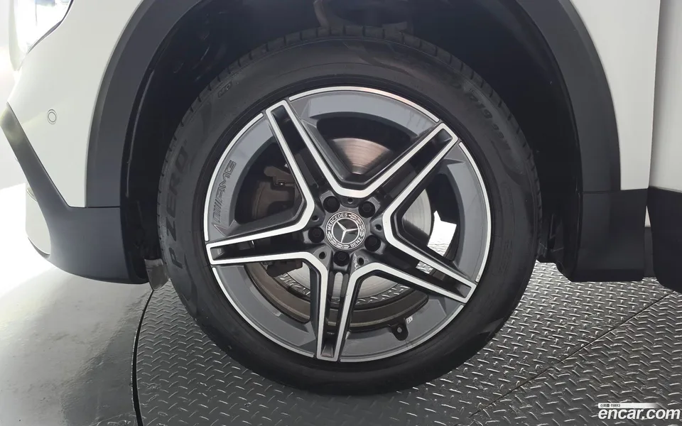 Mercedes-Benz GLB-Class GLB250 4MATIC 2022 — миниатюра 5